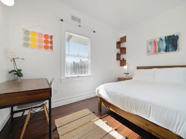 Apartment for rent in Canoga Park, California