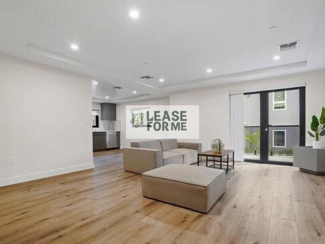 Apartment for rent in Canoga Park, California