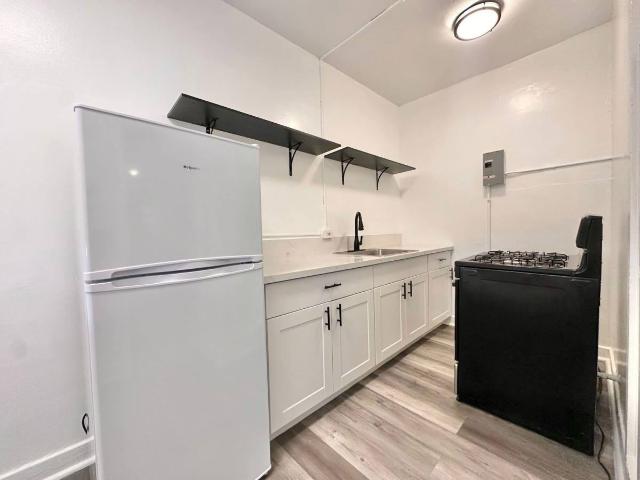 Apartment for rent in Canoga Park, California