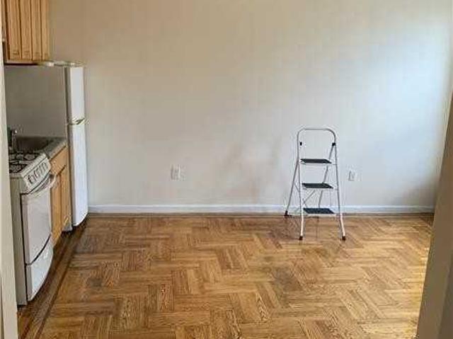 Apartment for rent in Arverne, New York