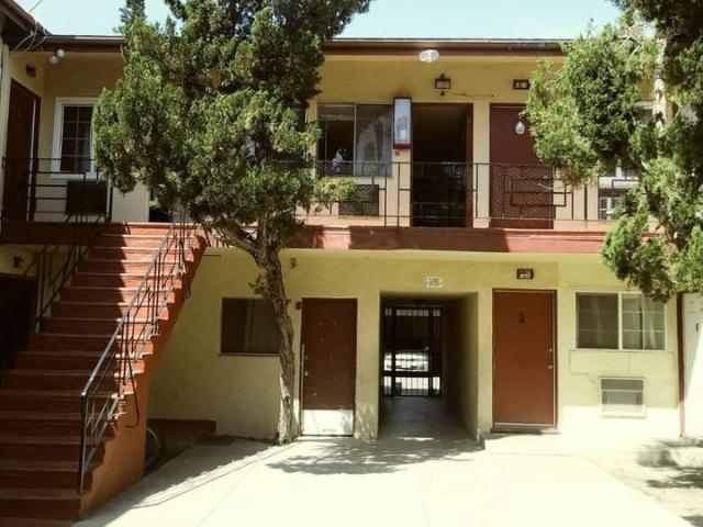 Apartment for rent in Canoga Park, California
