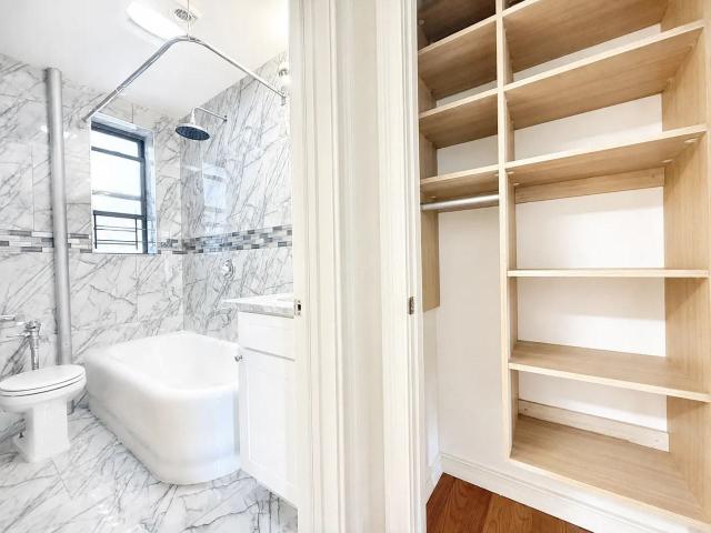 Apartment for rent in Arverne, New York