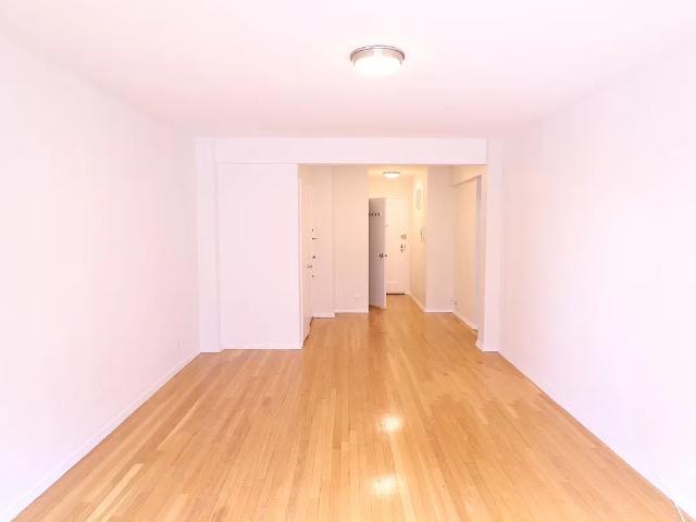 Apartment for rent in Arverne, New York
