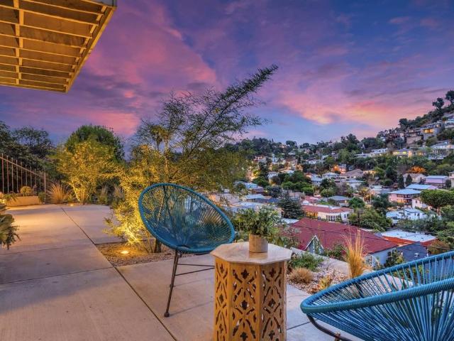 Apartment for rent in Canoga Park, California