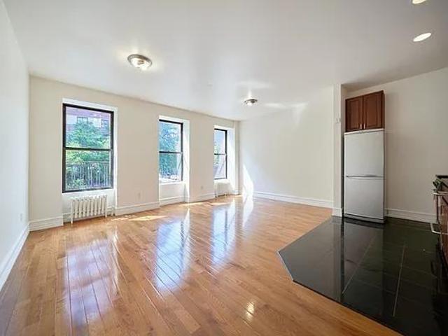 Apartment for rent in Arverne, New York