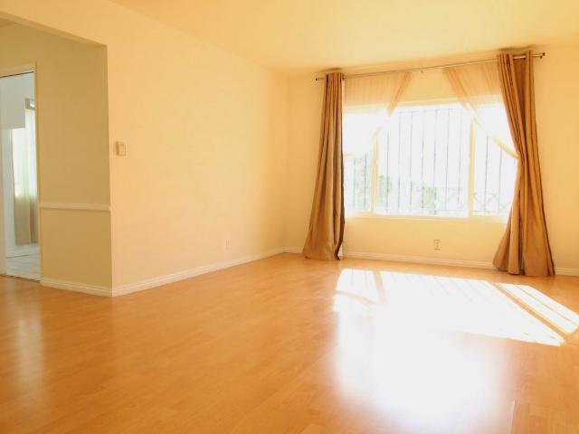 Apartment for rent in Canoga Park, California