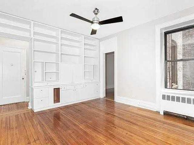 Apartment for rent in Arverne, New York