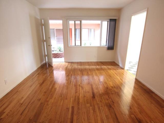 Apartment for rent in Canoga Park, California