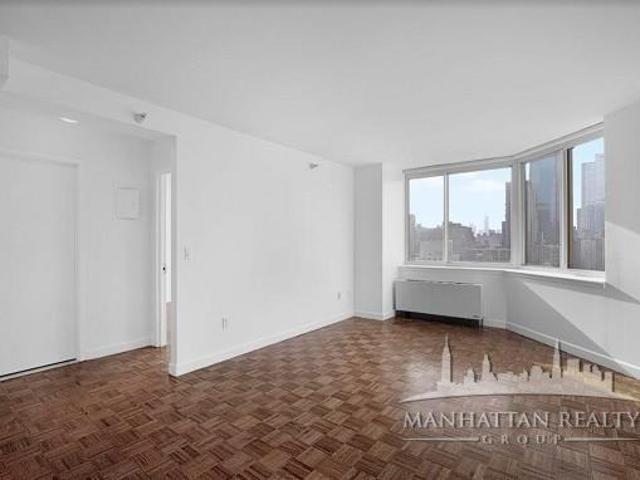 Apartment for rent in Arverne, New York