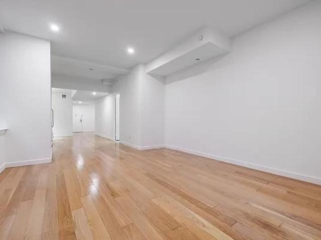 Apartment for rent in Arverne, New York