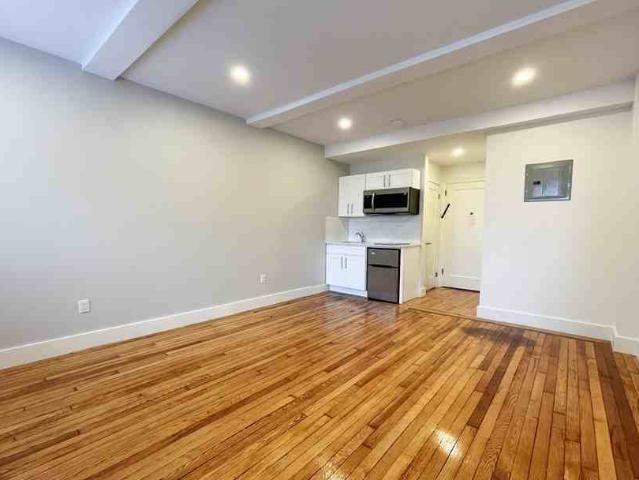 Apartment for rent in Arverne, New York