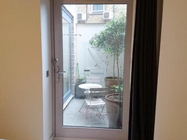 Apartment for rent in Cat Hill, England