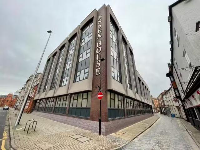 Apartment for rent in Manor Estate, Pouchen End