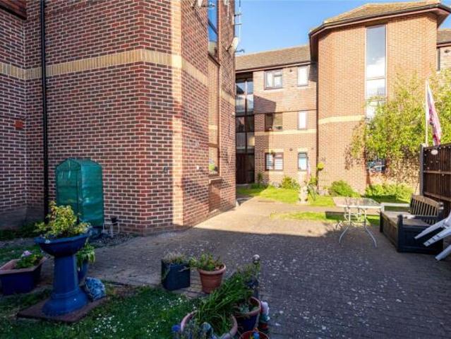 Apartment for rent in Oad Street, Kent