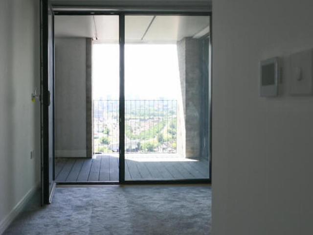 Apartment for rent in Cat Hill, England