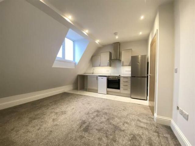 Apartment for rent in South Lane, West Yorkshire