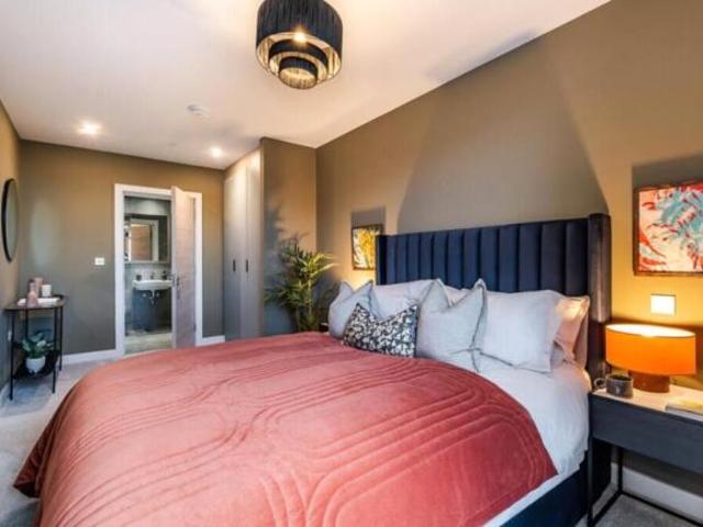 Apartment for rent in Cat Hill, England