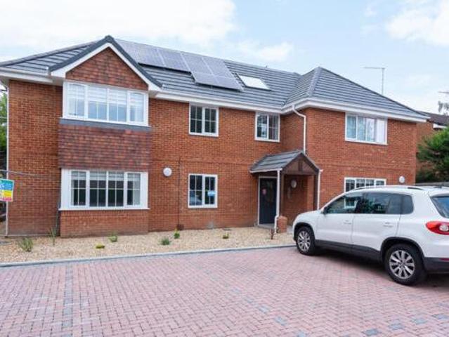 House for rent in Surrey, England