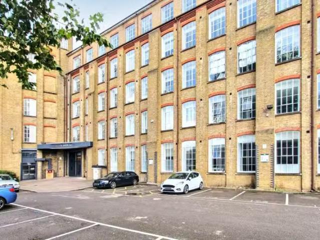 Apartment for rent in Brook Green, Greater London