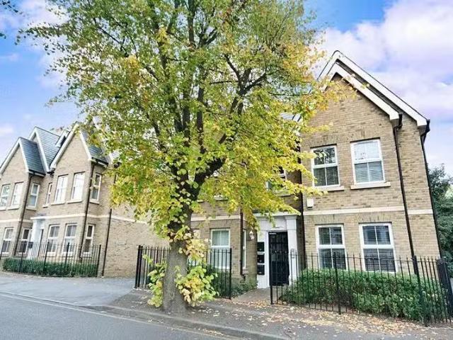 Apartment for rent in Navestock Side, Essex