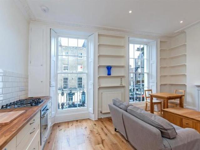 Apartment for rent in Perryfields, West Sussex