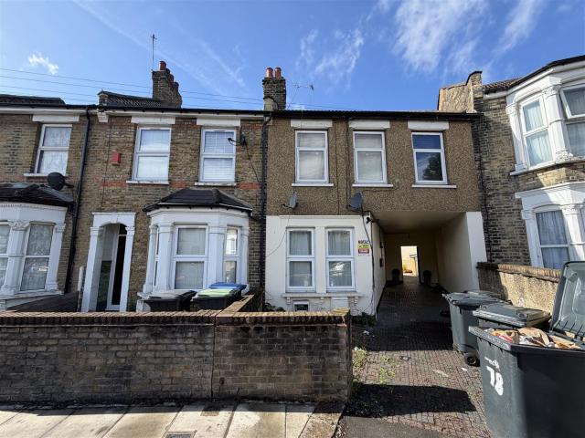 Apartment for rent in Lower Edmonton, Greater London