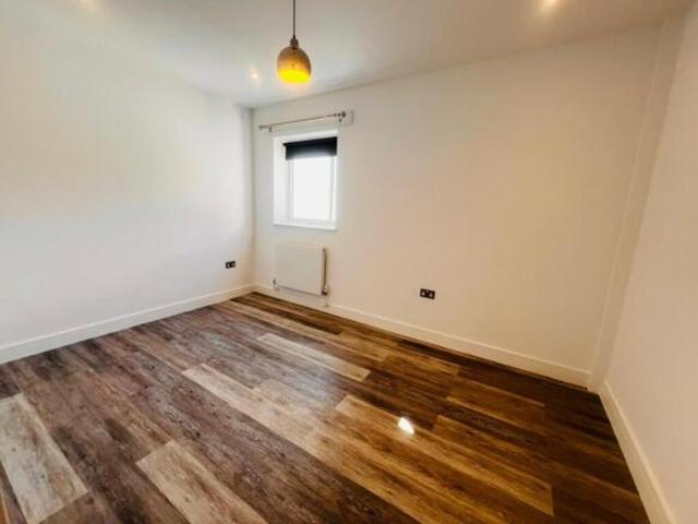 Apartment for rent in Roselands, Eastbourne