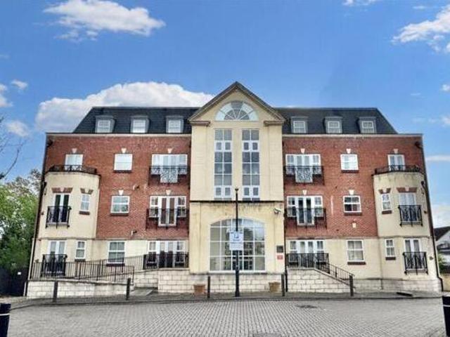 House for rent in Beaconsfield, Knotty Green