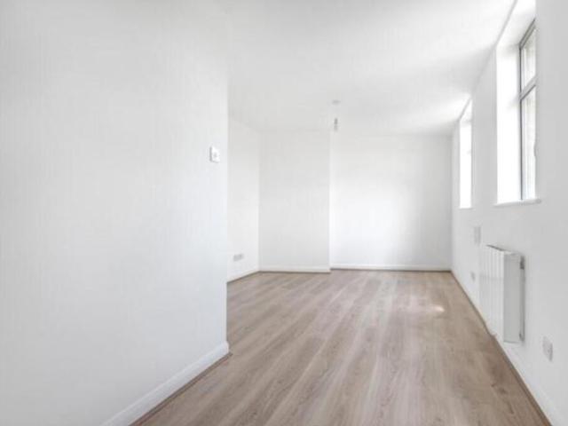 Apartment for rent in London Borough of Lewisham, Bell Green