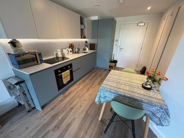Apartment for rent in South Lane, West Yorkshire