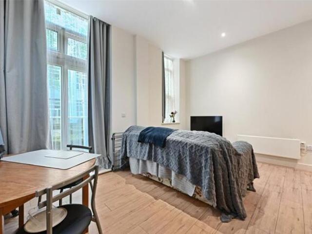 Apartment for rent in Acton, Greater London