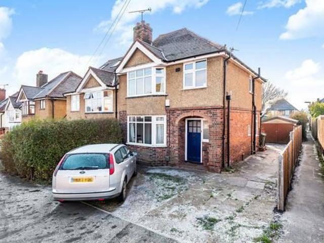 House for rent in Surrey, England