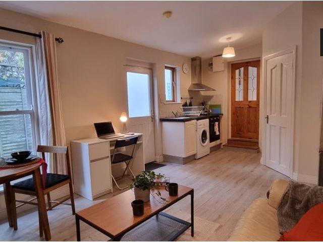 Apartment to rent in Bluebell, North Tipperary
