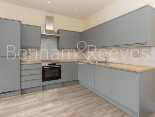 Apartment for rent in Cat Hill, England