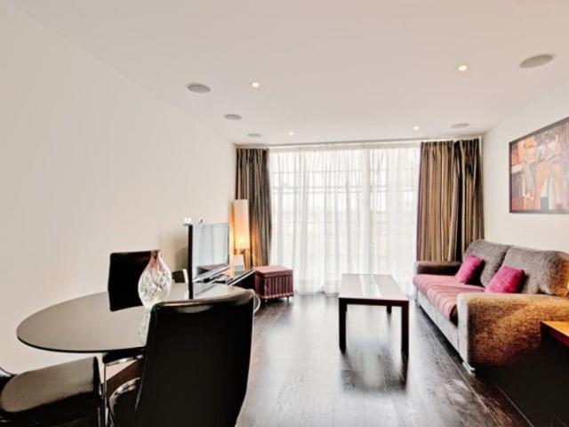 Apartment for rent in Grosvenor, Dulcote