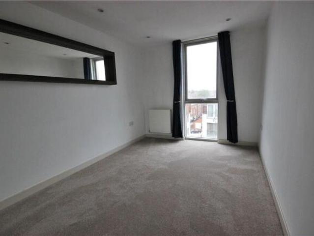 Apartment for rent in South Lane, West Yorkshire