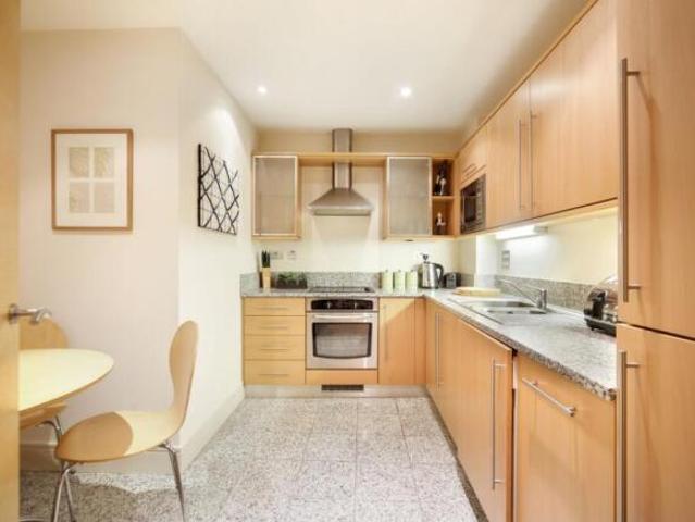 Apartment for rent in Cat Hill, England