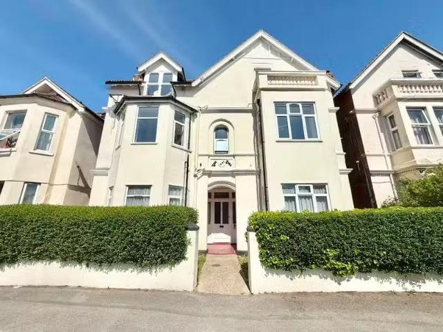 Apartment for rent in Pokesdown, Bournemouth