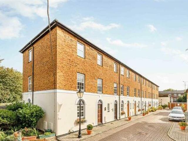 House for rent in Lyons, Greater London