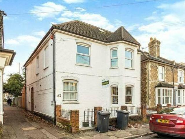 House for rent in Surrey