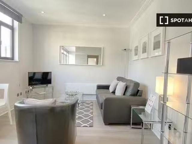 Apartment for rent in Aldgate, Lyons
