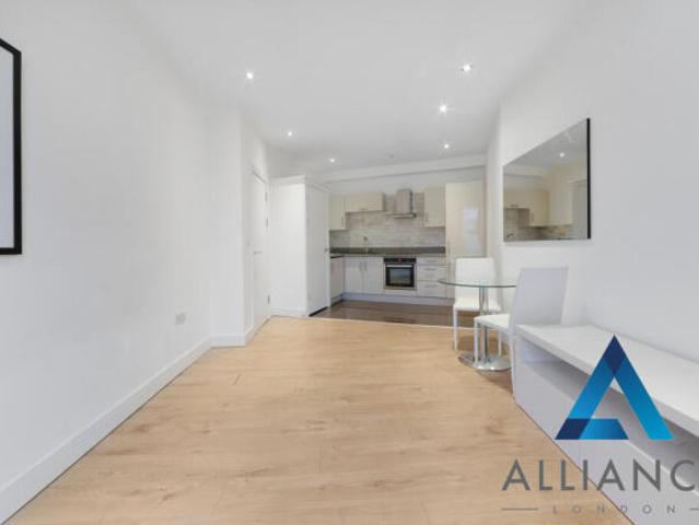 Apartment for rent in Cat Hill, England