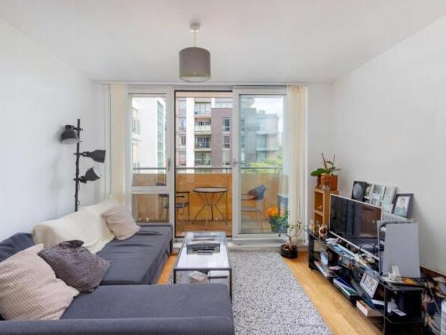 Apartment for rent in Brentford End, Greater London
