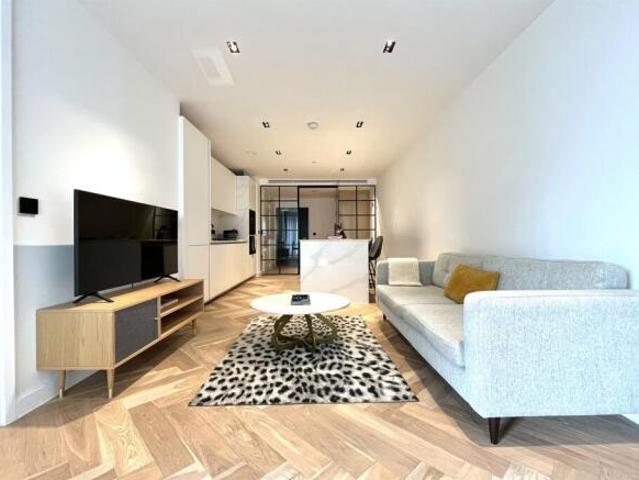 Apartment for rent in Kensington, Calderstones