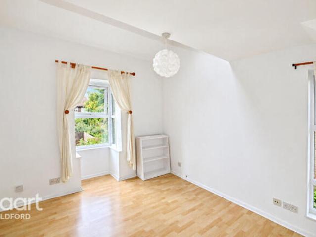 Apartment for rent in Jacobs Well, Guildford