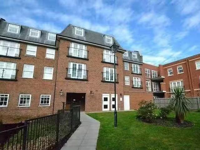 Apartment for rent in Bickley, Greater London