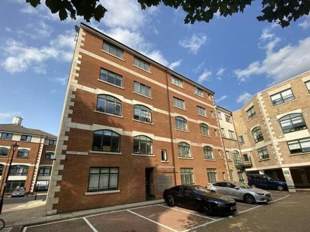 House for rent in Pouchen End, Hertfordshire
