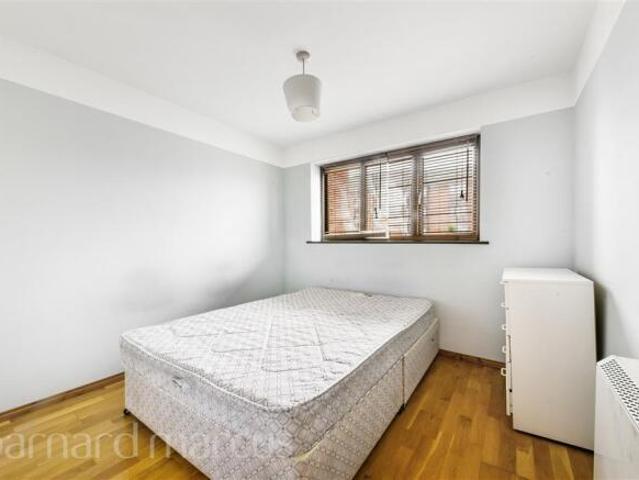 Apartment for rent in Acton, Greater London