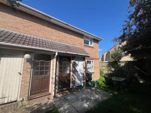 Apartment for rent in The Knap, Barry
