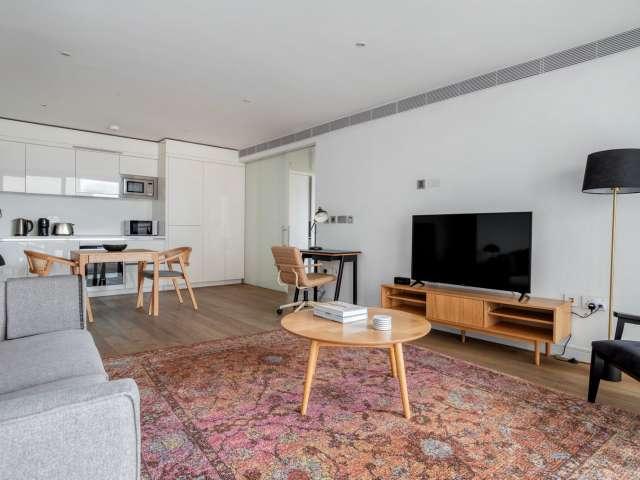 Apartment for rent in St Giles, Greater London